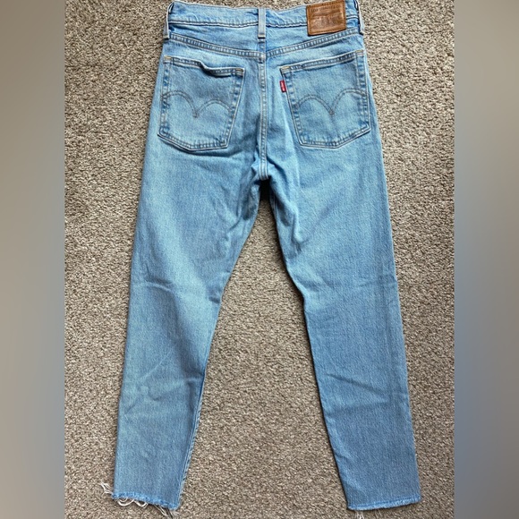 Levi Wedgie Straight Leg Jeans - Picture 4 of 6